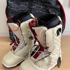 スノーボードブーツの画像