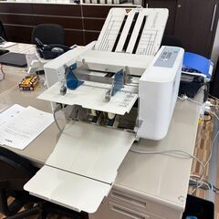 ライオン事務器 紙折り機 LF-S640 A3～B7まで二つ折、四つ折、片袖折、内三つ折、外三つ折、観音折、クロス折が可能の画像