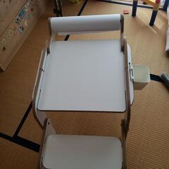    お絵描きテーブルの画像