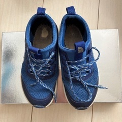 ノースフェイス　スニーカー