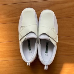 ナースシューズの画像