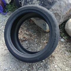 ダンロップタイヤ　２２５/４５r１８　95w  サイレンとコア