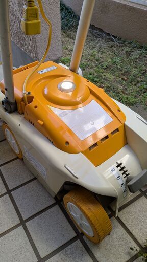 京セラ　Kyocera 旧リョービ　LMR-2300 芝刈り機