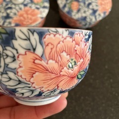 蓋付き湯呑みセット　絵皿の画像