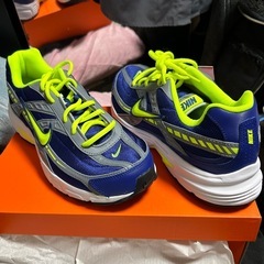 20%off、新品‼️NIKEイニシエーター‼️蛍光イエロー紺‼️半額条件あり‼️の画像