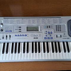 CASIOのキーボード　　キーボード置き付き
