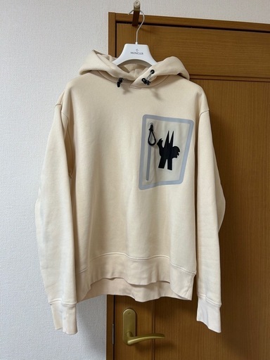 美品 モンクレール ロゴ パーカー Lサイズ