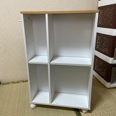 ⑧収納ケース　ホワイト　調整可能　キッチン収納　トイレ収納　　キャスター付の画像