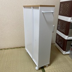 ⑧収納ケース　ホワイト　調整可能　キッチン収納　トイレ収納　　キャスター付の画像