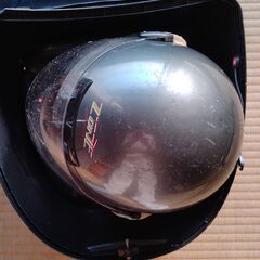 リアボックスとヘルメット