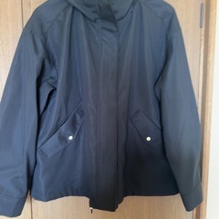 黒のジャケット