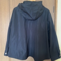 黒のジャケットの画像