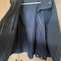 黒のジャケットの画像