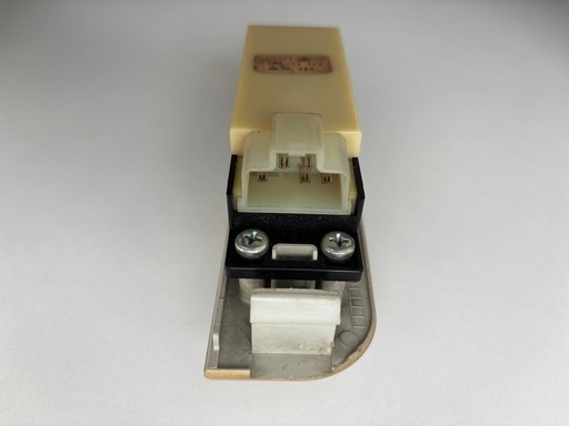 日産 フィガロ パワーウインドウメインスイッチ(運転席側) 日産