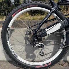 kona ダウンヒルバイクの画像