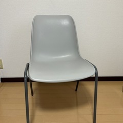 グレー　シンプル　チェア