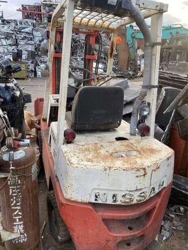 Nissanフォークリフト赤 値段相談可能
