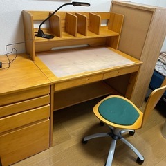 机、チェスト、イス、ライトのセット