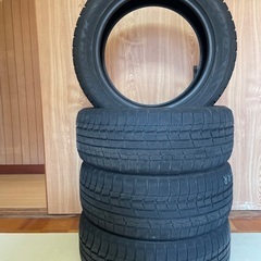 スタッドタイヤ　215/55R/17