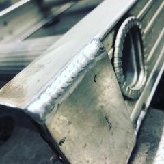 溶接します。修理や、製作物など。