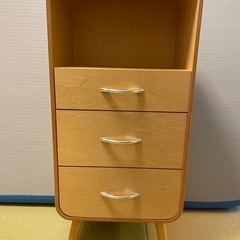ラウンドシェルフ　かわいい本棚