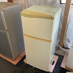 サンヨー　冷蔵庫　SR-T11J