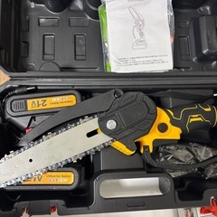 ✨ チェーンソー 充電式✨小型 電動チェーンソー 充電式 木工切断 薪作りの画像