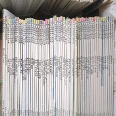 絵本大量。200冊分の画像
