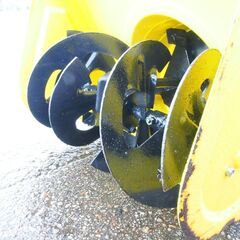 除雪機黄色イセキYSR550実動富山、石川、金沢の画像