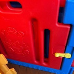【お譲り決まりました】ベビーサークル　ロックのできる扉つきの画像