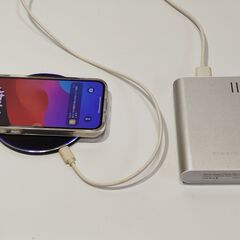 ワイヤレス充電器＋ポータブル電源