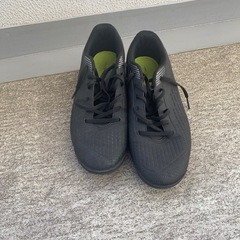 トレーニングシューズ
