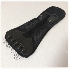 ꒰ほぼ未使用꒱腰痛 サポーター コルセット ベルト 黒 両側から引っ張るタイプの画像