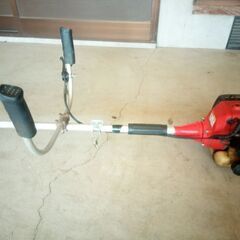 エンジン刈払機　調子良。両手ハンドル　約２６CC◎値下げしました。の画像