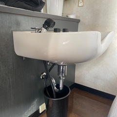 シャンプー台理髪店(ジャンク)の画像