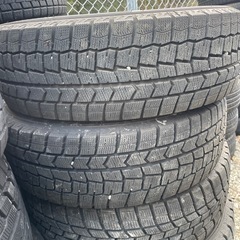 スタッドレスタイヤ　タイヤのみに　沢山あります　山あり　車検用　とりあえず転がせるタイヤ　の画像