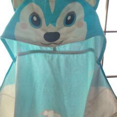 お話し中／こども用のフード付きバスタオル