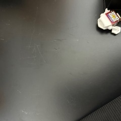 ニトリ　勉強机　赤　黒　の画像