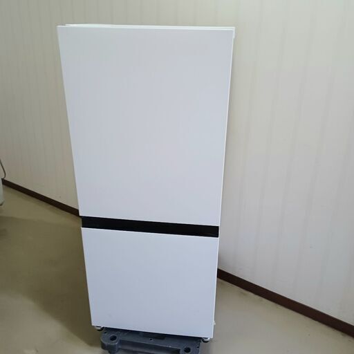 ☆　ハイセンス　冷凍冷蔵庫　HD-D13E3W  １３５Ｌ　2024年製　【中古極美品】を8000円でお譲りします！