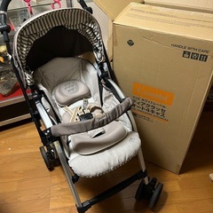 コンビ　　ベビーカー　備品