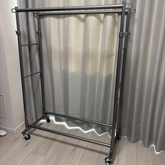 ハンガーラックの画像