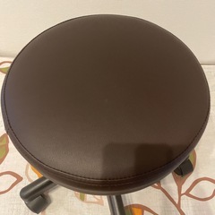 キャスター付き　丸椅子　昇降式　ミニ椅子　スツール　の画像