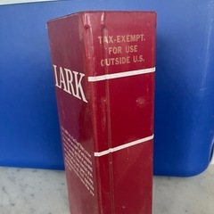 ラークLARK赤カセットテープケースの画像