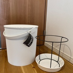 オムニウッティ  LL 20L ホワイト　新品未使用　セリアのゴミ袋受けの画像