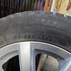 175 /65r14  82q スタッドレスタイヤ4本の画像
