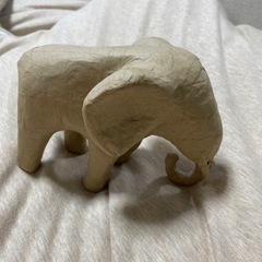 紙製象の立体オブジェ H約15cm W約18cmの画像