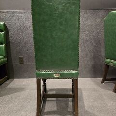 ダイニングテーブル、イスの画像