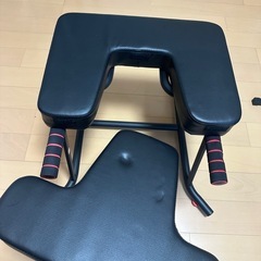 パンチングマシーン、トレーニングロープ、他にも懸垂器具やトレーニングベンチなどの画像