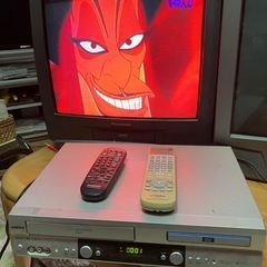 【受け渡し決定】VHSカセット再生テレビセット 