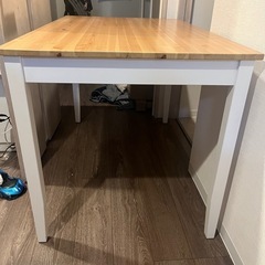 IKEAダイニングテーブル4人用